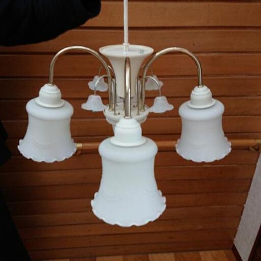 シャンデリア的な照明器具
