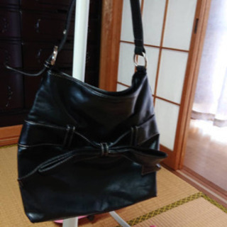 肩がけバッグ 黒の画像