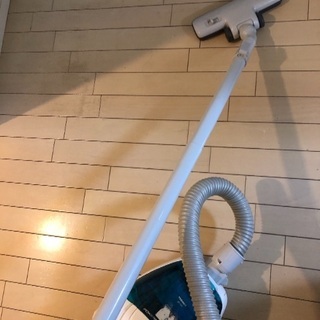 【値下げ】東芝 掃除機 コードあり 紙パック式の画像