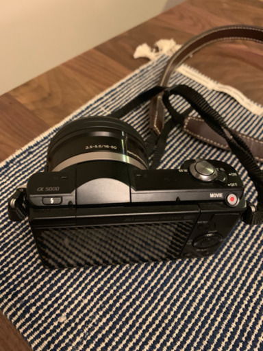 レザーストラップ付❤️Sonyミラーレス一眼 アルファ5000