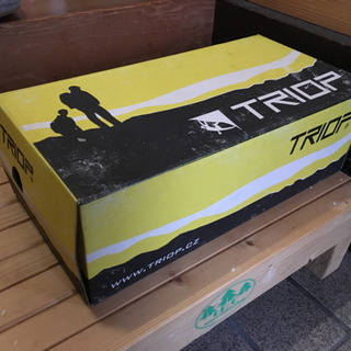 TRIOS のサンダルの画像