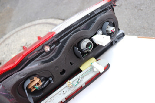 ハイエース 純正テールランプ