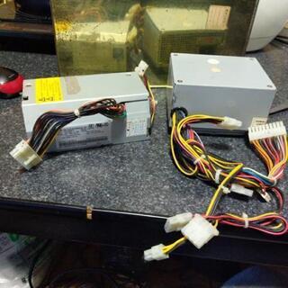 パソコンの電源ボックス2個まとめて　早く引き取ってくれる人にあげます