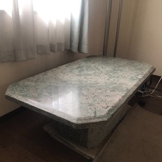 大理石テーブル