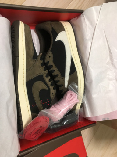 NIKE x TRAVIS SCOTT AIR JORDAN 1