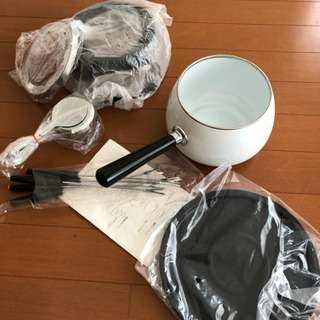 チーズフォンデュセットを500円にてお譲りします。