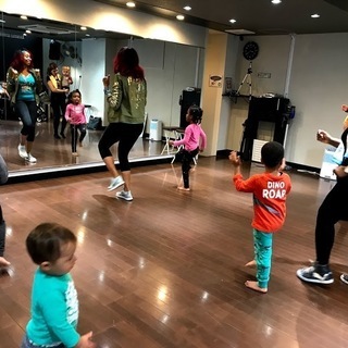 ケニア人講師による親子で楽しめる英語ズンバ！の画像