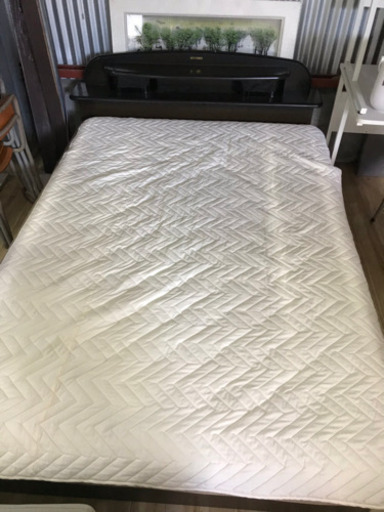 ダブルベッド マットレス込み
