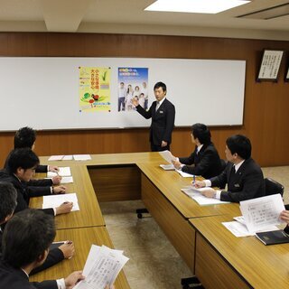 新会館OPENにつき大募集！＜ブライダル・セレモニーの企画営業＞未経験OK！幹部候補募集☆万全の研修カリキュラムの画像