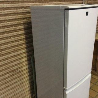 シャープ小型冷蔵庫 の画像