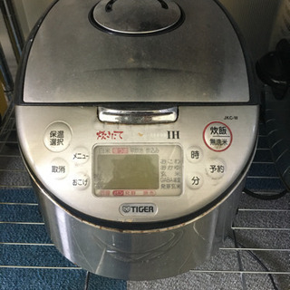 一升炊きの炊飯器