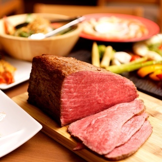 【週一日からOK】池袋のオシャレな肉バルで働きませんか？【給料手渡し】の画像