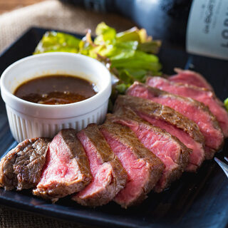 【週一日からOK】池袋のオシャレな肉バルで働きませんか？【給料手渡し】の画像