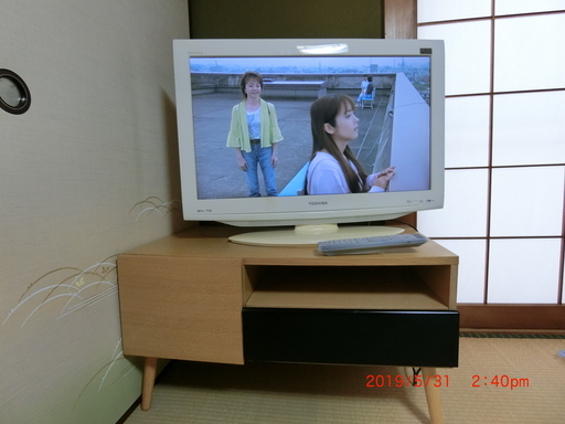 東芝　【REGZA　32RE1】　３２型液晶テレビ