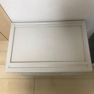 2段の収納ケースの画像