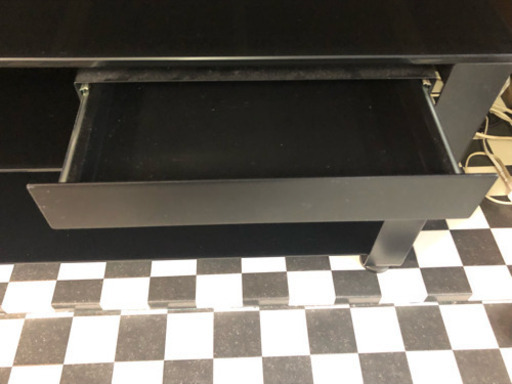 【リサイクルサービス八光　田上店　配達・設置OK】ブラック　ガラステレビボード42型テレビ対応