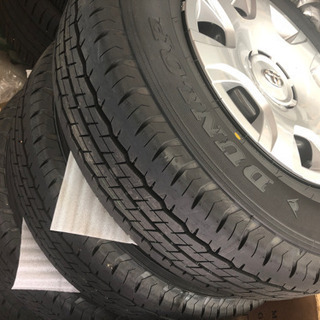 ハイエース新車外しタイヤホイールセット4本セット