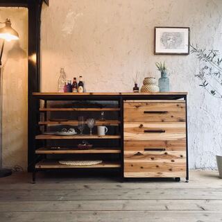 時給1000~1400円主婦・パートさんも大歓迎・堀江にある家具屋さんINDUSTRIAL BRANCH家具製造工場の補助軽作業の画像