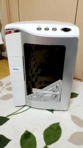 小型冷蔵庫です
