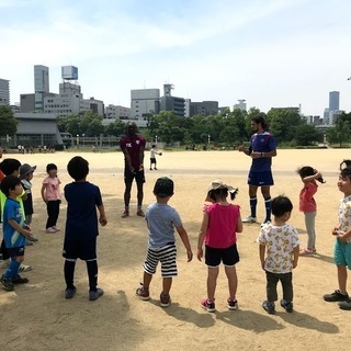 サモア人ラグビー選手による『英語ラグビー体験』in 扇町公園 - スポーツ