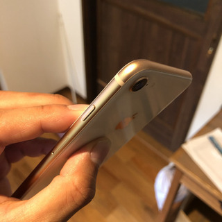 iPhone8 64gbの画像