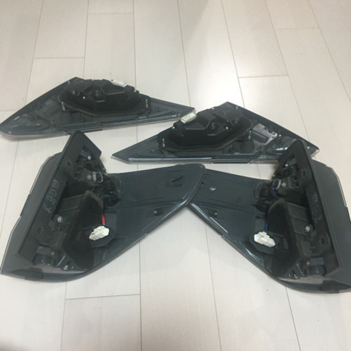 ヴェルファイア テールランプ