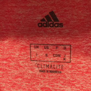 adidas スポーツTシャツの画像