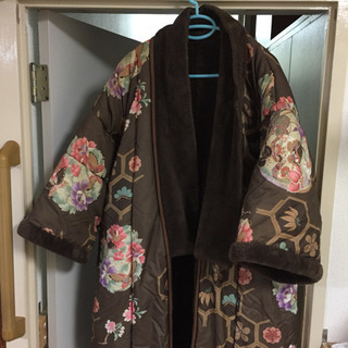 かいまき（分厚い毛布の羽織り？）
