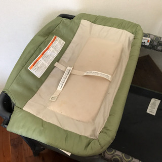 ベビーベッドの画像