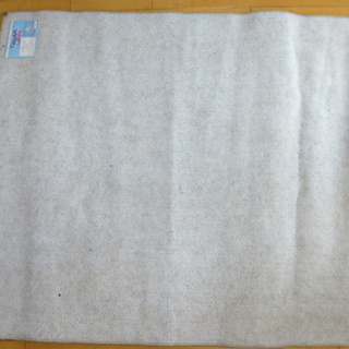 カーペット★アイボリー★約110ｘ130cm★丈夫！★引取限定・代々木or北参道の画像