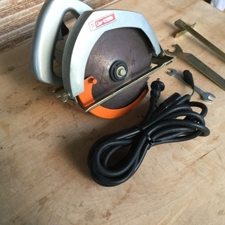 電動丸ノコ