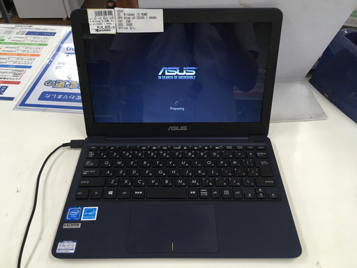 ASUS ノートパソコン E200H