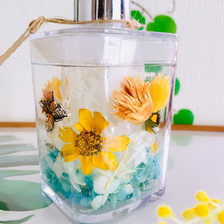 大好評⭐️ボタニカルなソープボトル⭐️元気色の画像