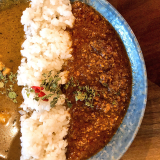 【薬膳カレー新海】麻布十番・神谷町・大門でランチホールスタッフ募集