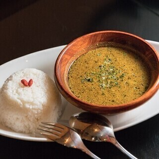 【麻布十番薬膳カレー】ランチタイムのホールスタッフ募集の画像