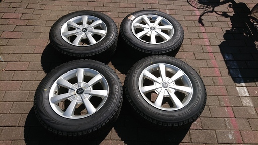 スタッドレスタイヤ　BLIZZAK　VRX　195/65R15