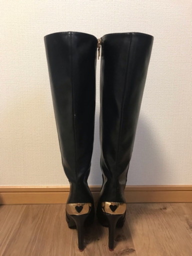 LOVE MOSCHINO 黒革 ロングブーツ 今月末まで