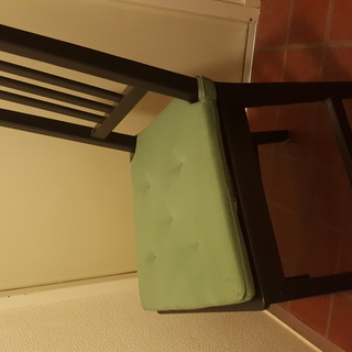 IKEAのイス２脚、定番シリーズSTEFAN、ブラウンブラックの画像