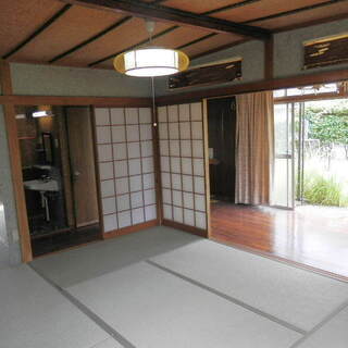 鹿児島市大明丘2丁目【売家】木造2階建4K+倉庫・サンテラス付1,200万円 - 不動産売買（マンション/一戸建て）