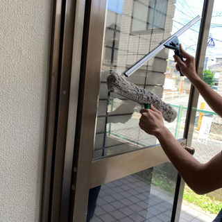 定期清掃  作業員の画像