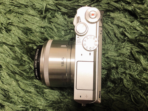 美品☆ミラーレス一眼☆ Nikon1 J5 ダブルレンズキット シルバー J5WLKSL