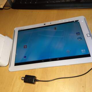10インチ-ドコモタブレット訳ありジャンク　富士通アローズ　F02-F