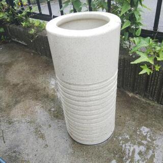 陶器 傘立ての画像