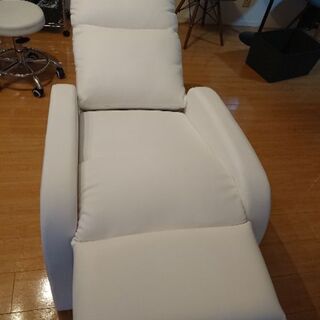 リクライニングチェア マツエク ネイル エステ