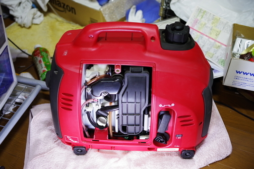 中古の発電機　ホンダ ウォーク　インバーター　ＥＵ９ｉ　超低騒音型　最大900Ｗ　発送不可