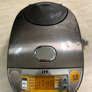 【取引中】無料で、取りに来てくださる方に 象印の炊飯器の画像