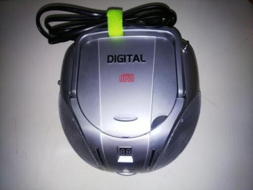 中古AMFMラジオ付きCDプレイヤーお譲り致します