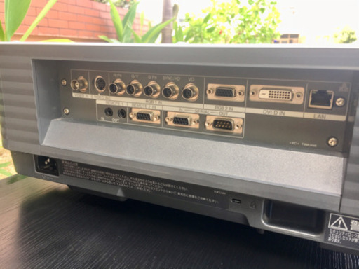 業務用/Panasonic TH-D560(レンズ付き)