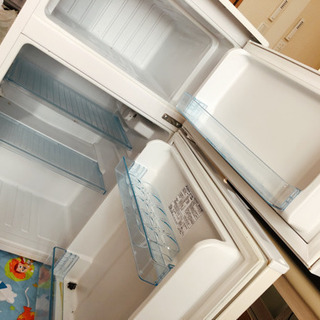 一人暮らし用の小さい冷蔵庫です！