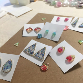 レジンピアス、イヤリングを自分で作ってみませんか♡？